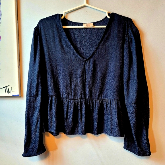 Little Moon Tops - Aritzia Little Moon Elegant Black V-Neck Women's Top Size XS